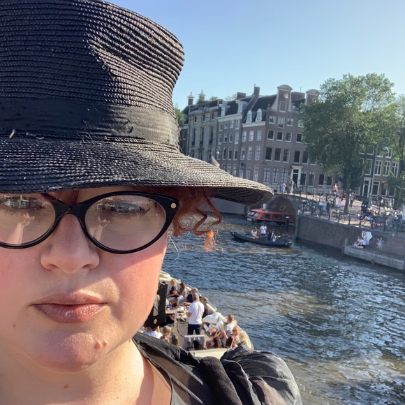 Meet your Posher, Allisonne - Picture 5 of 8